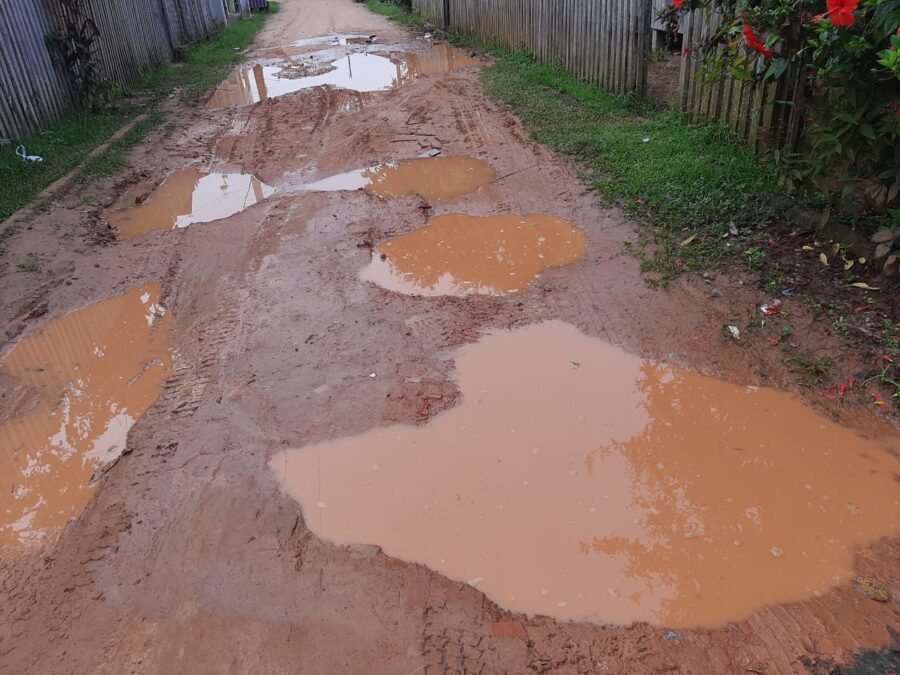 Moradores do Segundo Distrito de Sena cobram melhoramento de rua no bairro Niterói
