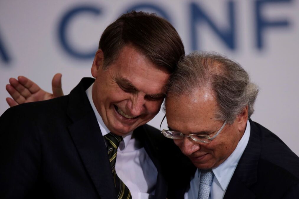 Em meio à pandemia, governo Bolsonaro reduz imposto sobre lucro de bancos