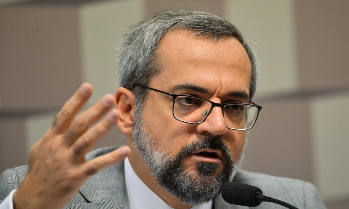 Caiu: Weintraub deixa o Ministério da Educação