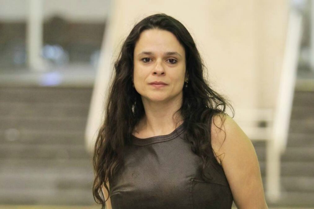 Janaina Paschoal: “Eduardo Bolsonaro quer derrubar o pai para concorrer em 2022”