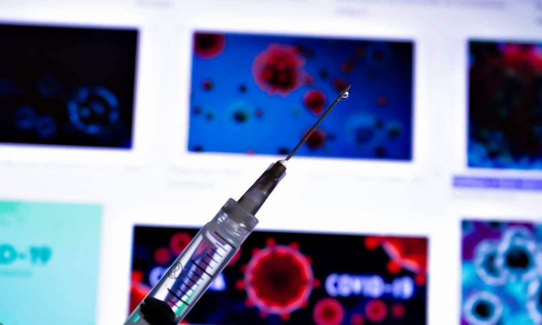 Brasil anuncia acordo com Oxford e vai produzir 30,4 milhões de doses de vacina contra Covid-19