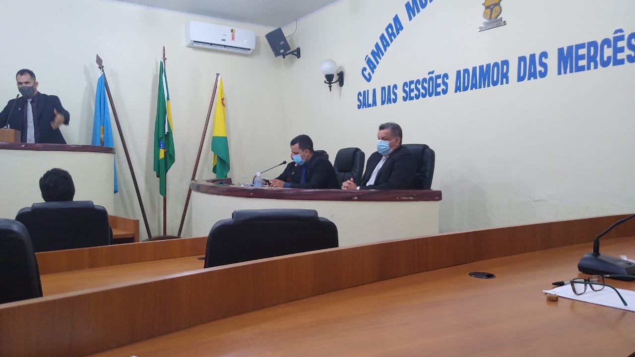 Na primeira sessão de retorno das atividades da Câmara de Sena, o assunto que polemizou foi abertura de ramais