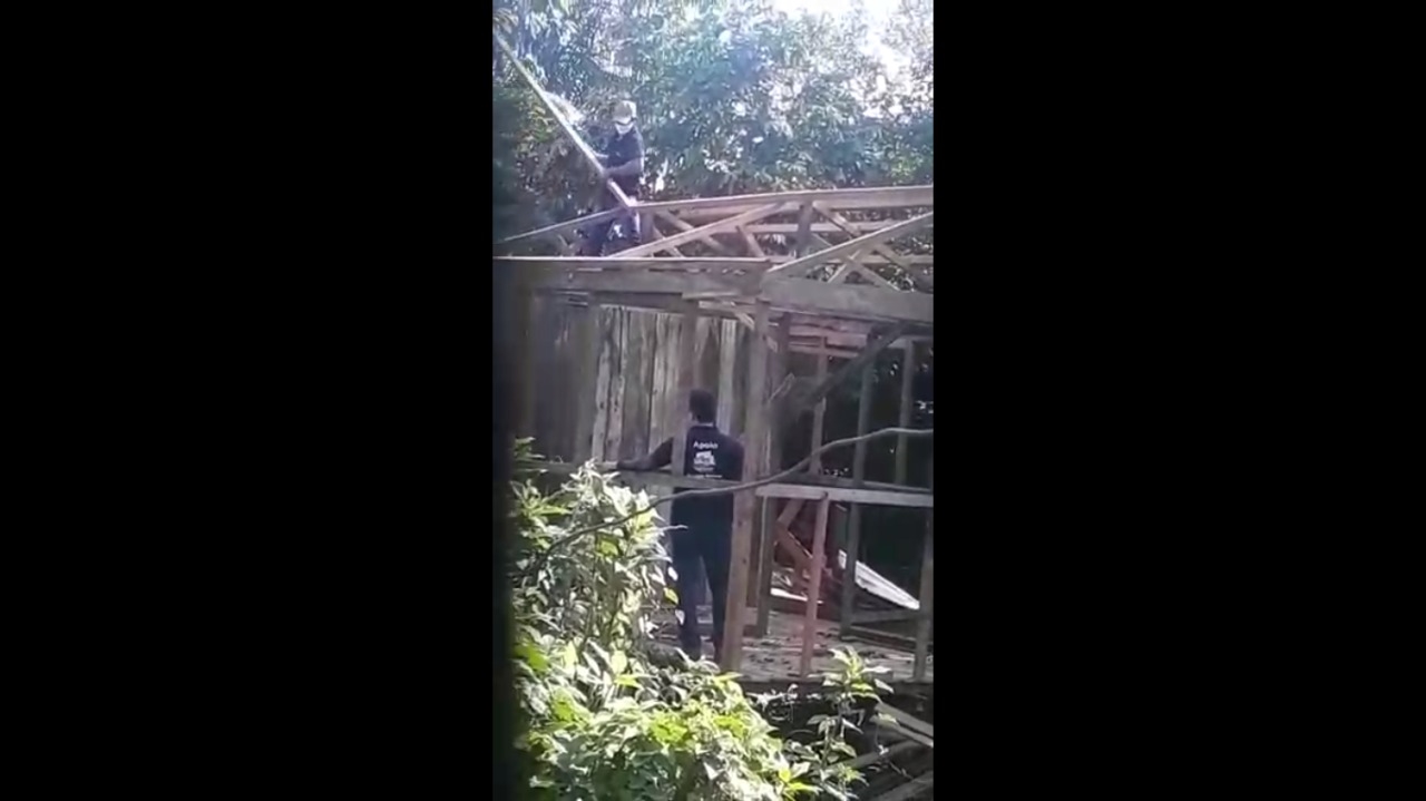 Vídeo: Morador do Conjunto Universitário tem casa demolida por fiscais da prefeitura de Rio Branco