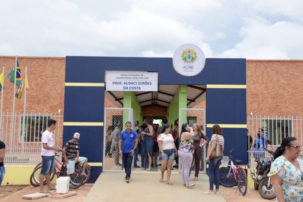 Aulas da rede pública no Acre só voltarão após vacina contra covid-19, diz governador