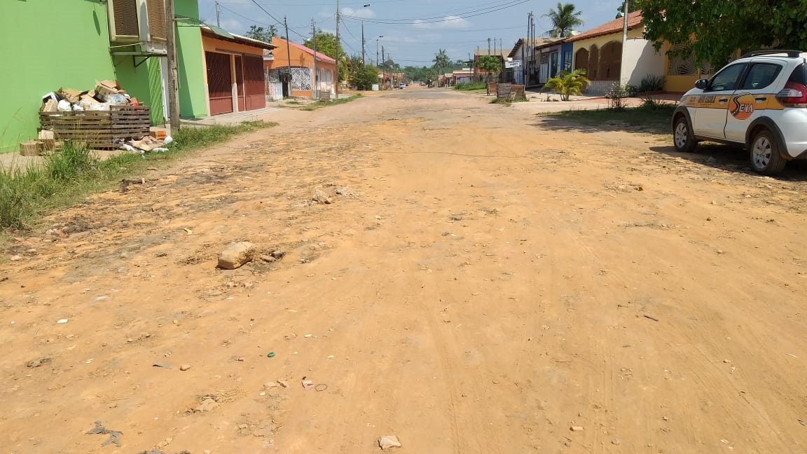 Moradores da rua Newton Prado no Centro cobram pavimentação em trecho precário