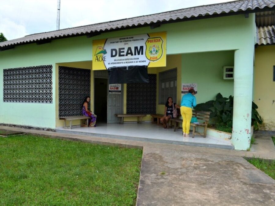 No AC, mulher é agredida a socos e pontapés após se recusar a ter relações sexuais com dois homens