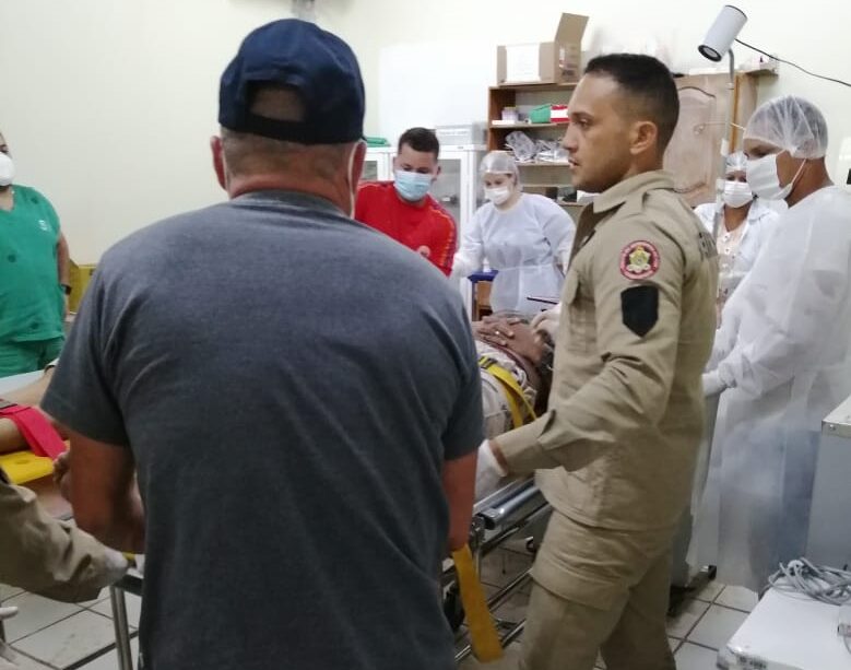 TRAGÉDIA: Árvore desaba, mata 3 e deixa 4 feridos no Cassiriam em Sena Madureira