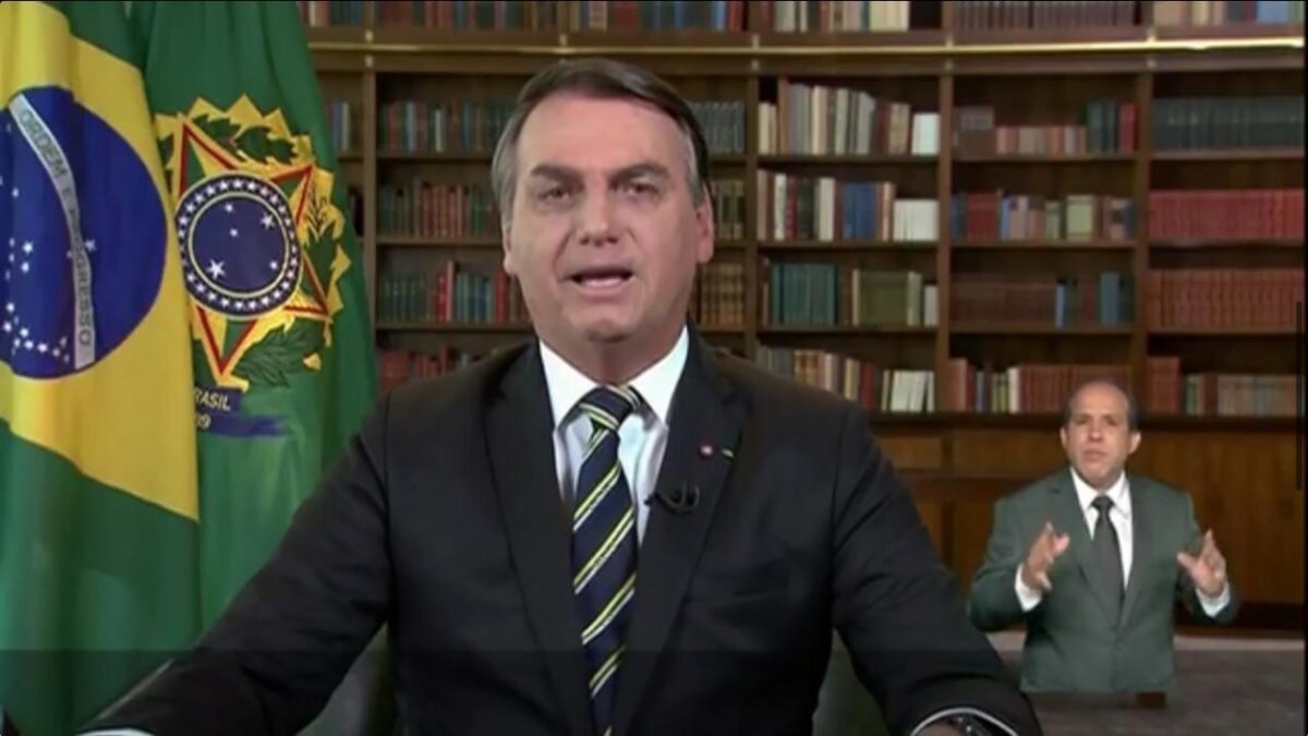 Bolsonaro diz ter compromisso com Constituição, soberania, democracia e liberdade