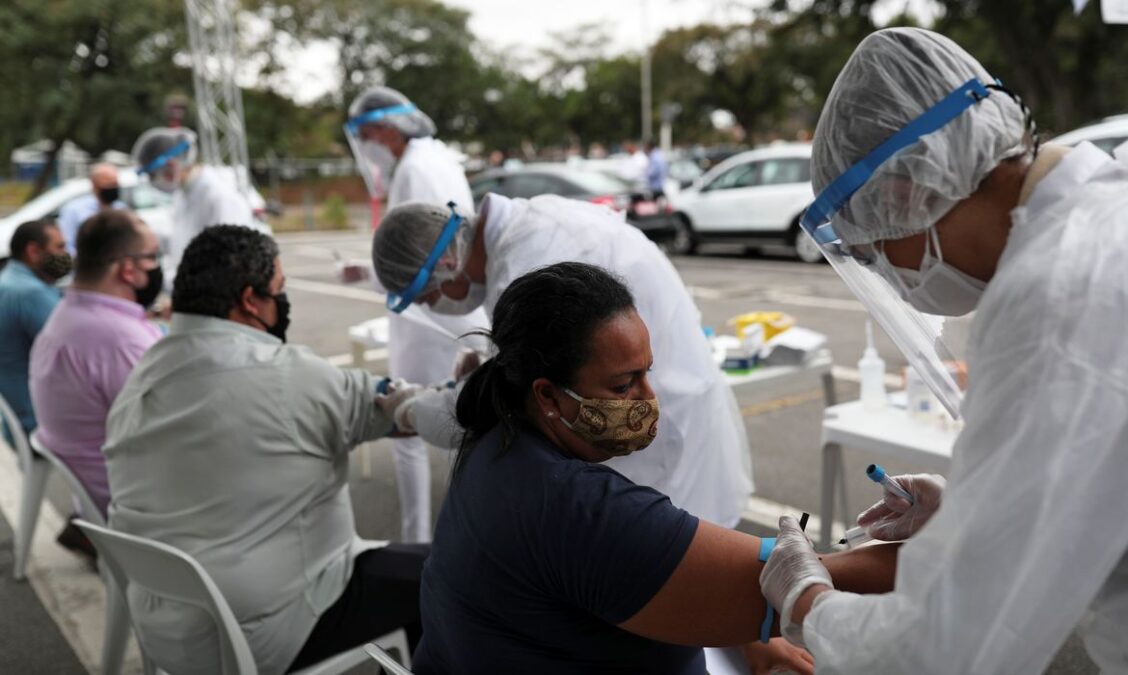 Vacina contra a covid-19 será incluída no programa de vacinação