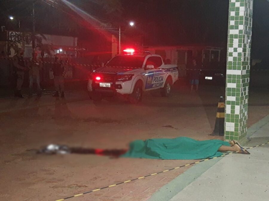 No dia do aniversário de 25 anos, jovem é assassinado na porta de hospital no Acre; mãe assistiu execução