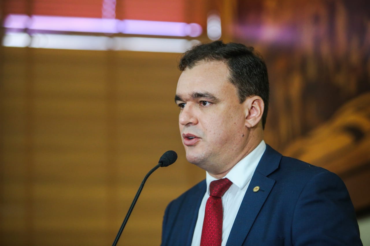 Daniel Zen: “política do governo de sucateamento é desastrosa e afeta diretamente os mais pobres”