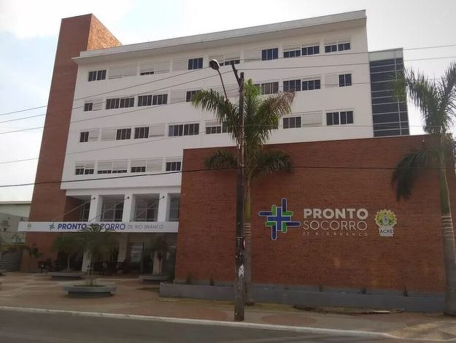 Policial militar atira acidentalmente no próprio pé ao descer de viatura em Rio Branco