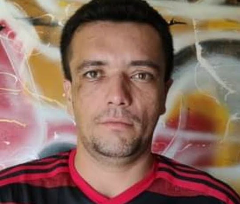 Após briga com mulher em bar, homem é morto com cinco facadas por cliente em Rio Branco