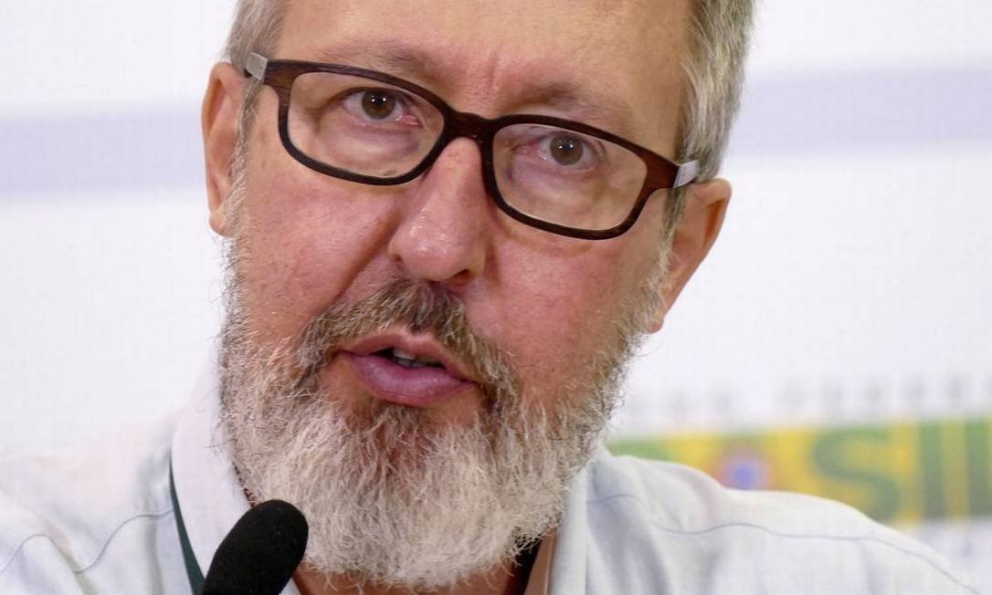 Mutação do coronavírus detectada no Reino Unido ‘certamente já circula no Brasil’, diz sanitarista