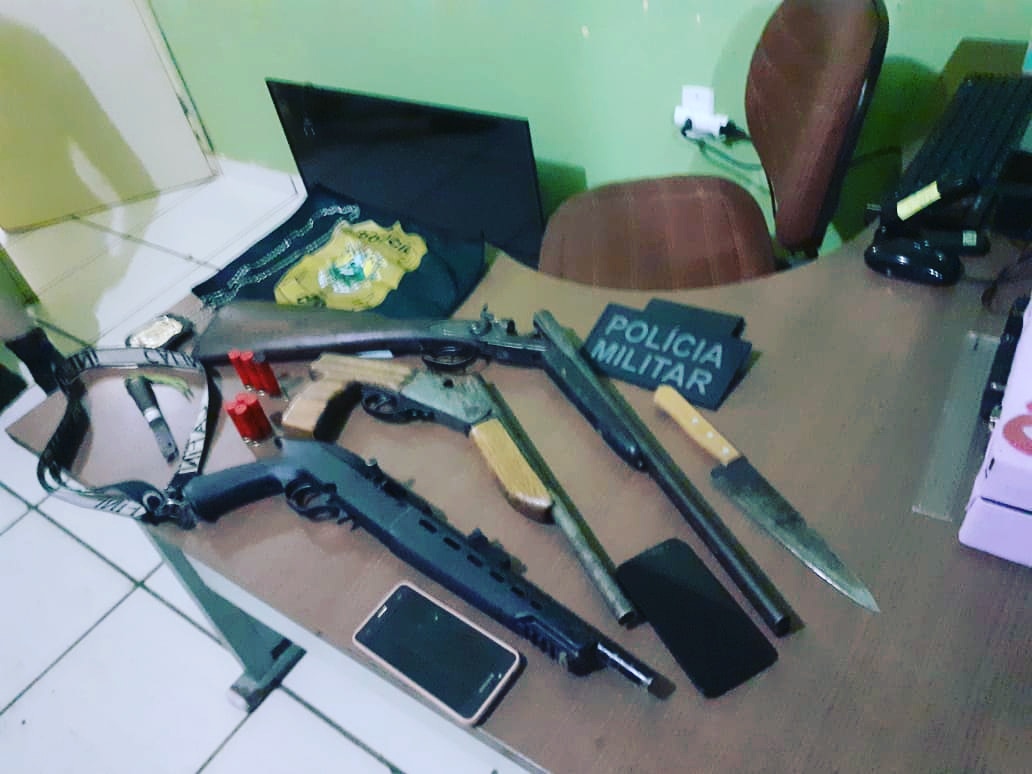 Polícia Militar em operação conjunta com a Polícia Civil apreendem três armas de fogo na cidade de Manoel Urbano