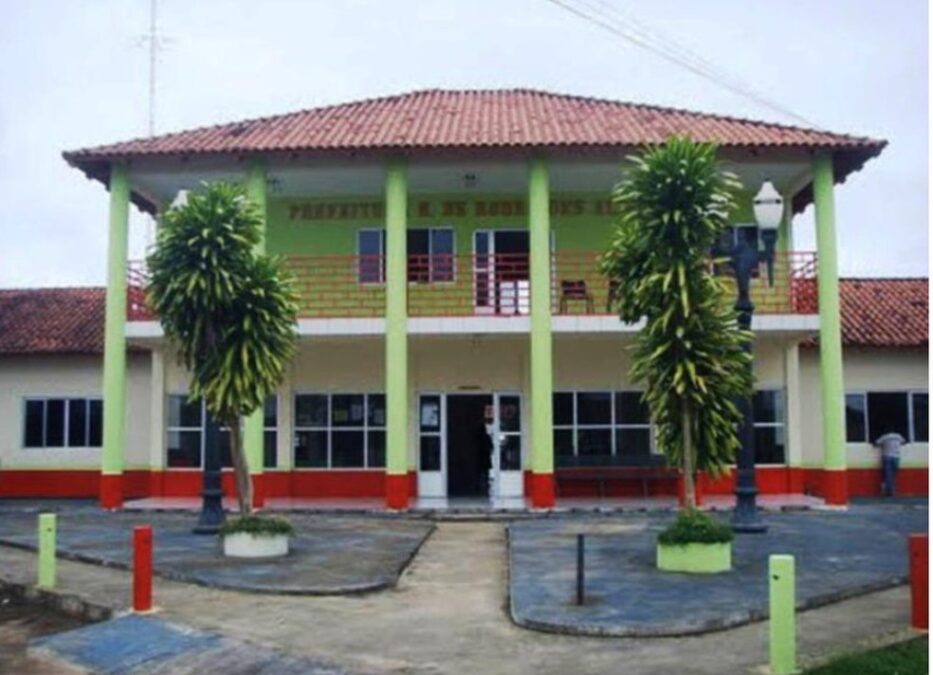 MP investiga aumento no salário de prefeito, vice e secretários no interior do Acre