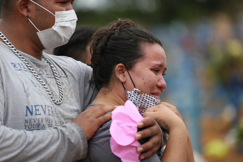 Em 24h, Brasil tem 1.386 mortes por Covid e mais de 61 mil casos
