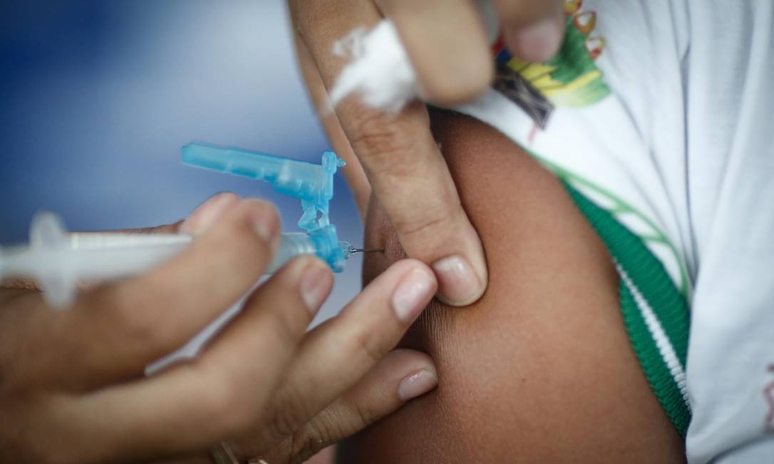 MP vai investigar prefeitos, vereadores e autoridades em saúde que estariam furando fila da vacina da Covid-19 no Acre