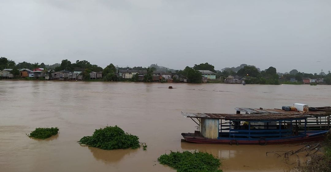 Nível do rio Iaco é de 15,78 metros neste Domingo, e já está bem acima da cota de transbordamento