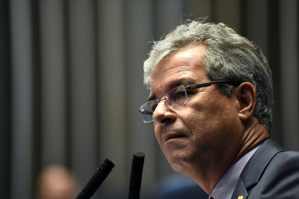 Ex senador Jorge Viana critica baixo índice de vacinação no Acre