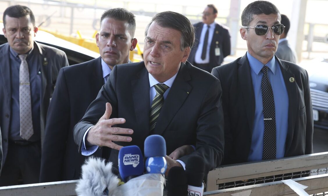 “Minha vida é um inferno”, diz Bolsonaro sobre ser presidente