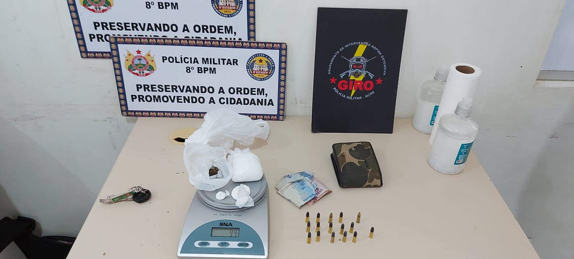 Polícia Militar de Sena apreende munições, entorpecente e recupera moto roubada