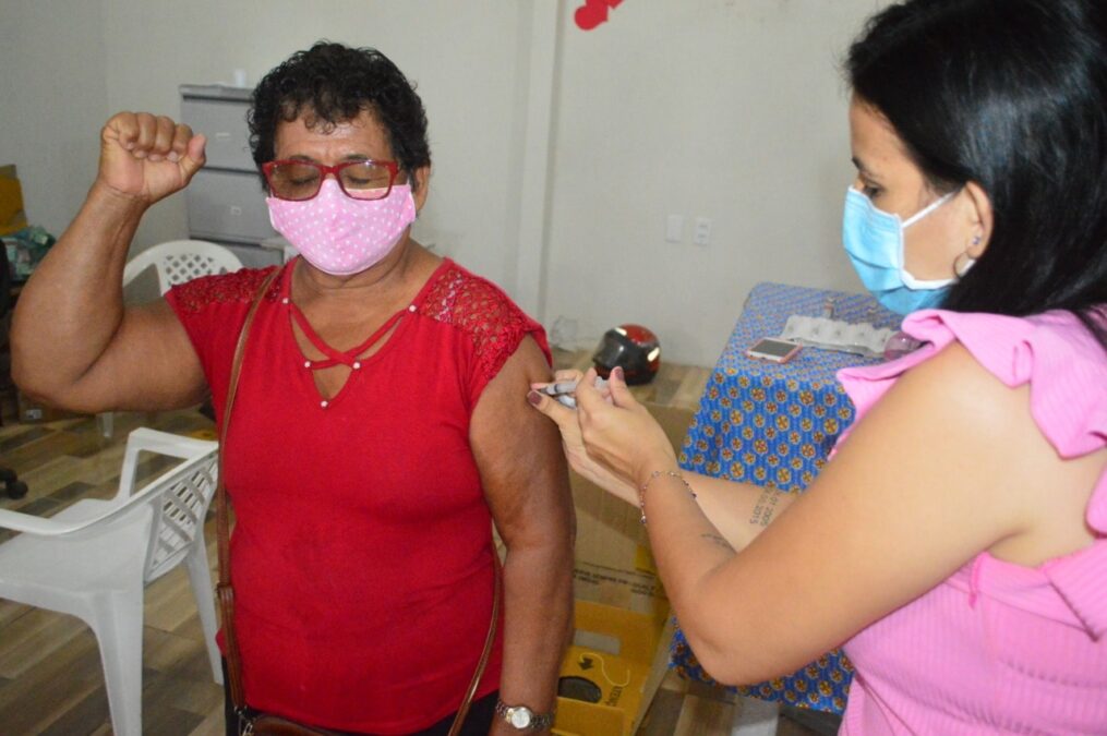 Covid-19: Idosos a partir de 65 anos já podem se vacinar em Sena Madureira