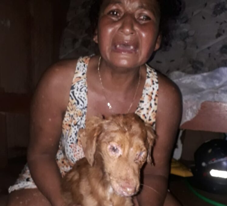 Vídeo: Cega e sem dinheiro, mulher e criança vivem em condições desumanas em Cruzeiro do Sul