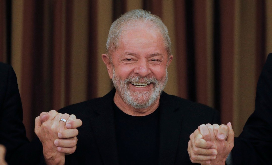 Lula supera Bolsonaro em potencial de voto para 2022, mostra pesquisa