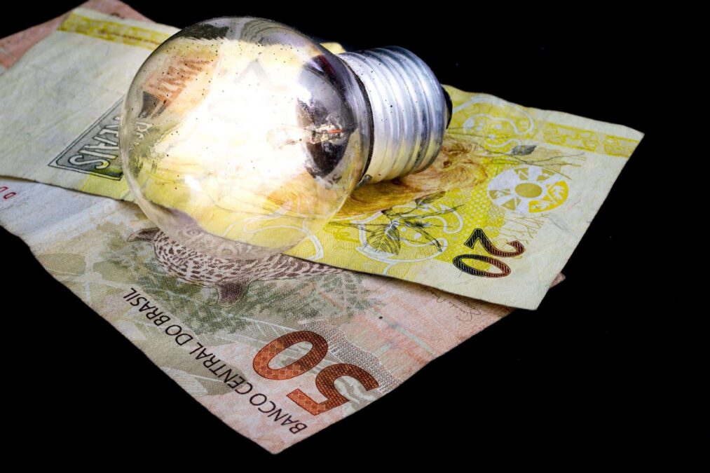 Aneel propõe aumento de 21% na conta de luz; medida ainda vai a consulta pública