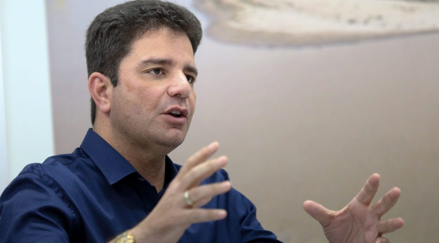 Gladson alerta que Acre não tem como mais abrir leitos de UTIs por falta de insumos