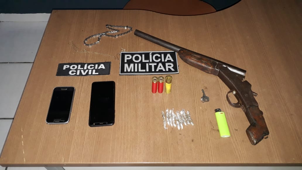Polícia Militar e Civil de Manoel Urbano realizam apreensão de entorpecente  e arma de fogo