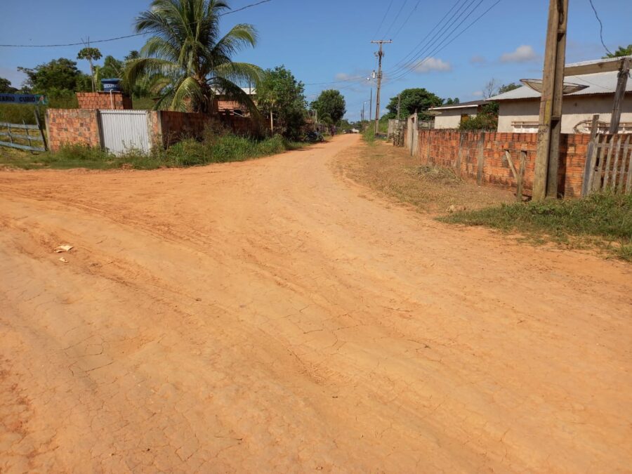 Moradores cobram da prefeitura de Sena Madureira conclusão do calçamento na estrada olho d’agua