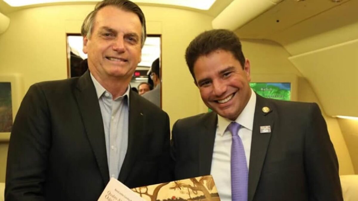 Bolsonaro poderá anunciar um mega pacote de obras com Gladson nesta semana