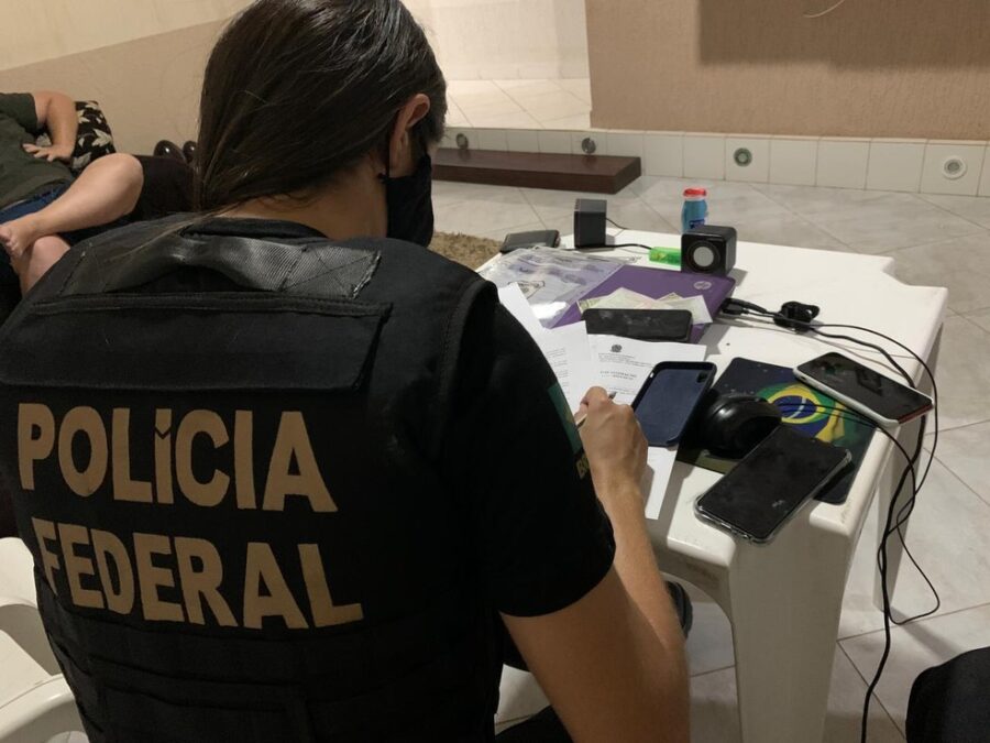 Operação da Polícia Federal investiga desvio de recursos públicos de quase R$ 25 milhões da prefeitura de Cruzeiro do Sul