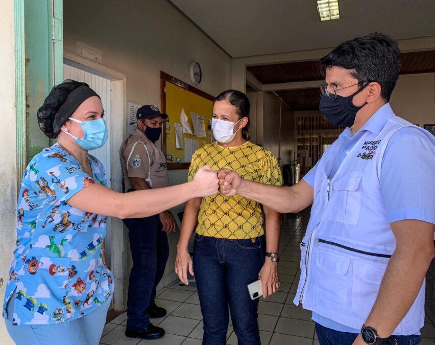 Em Sena Madureira, Jenilson se reúne com vice-prefeito Gilberto Lira e dialoga com profissionais de saúde