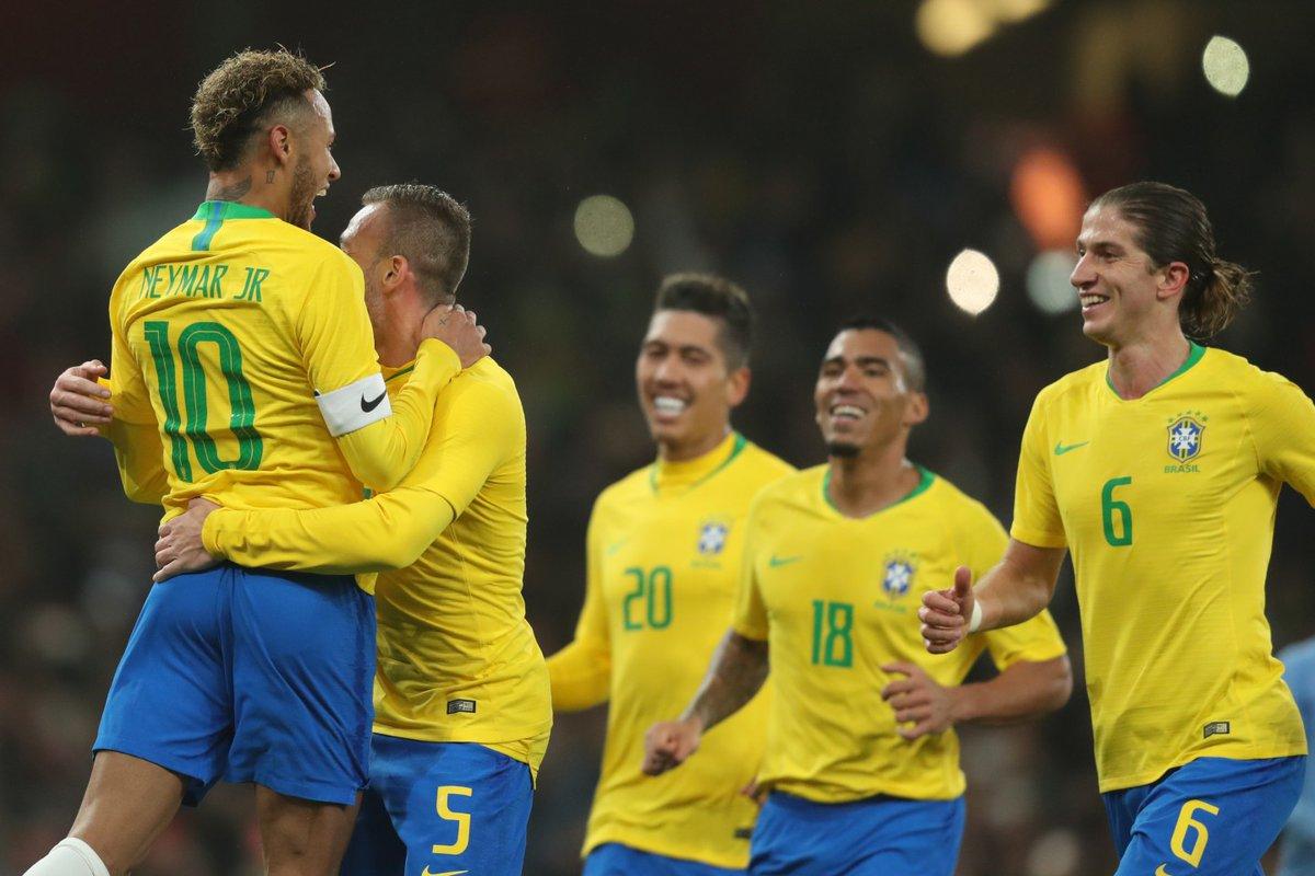 Jogadores da seleção brasileira decidem disputar Copa América no País