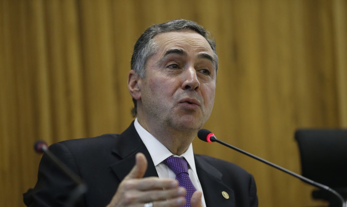 Presidentes de 11 partidos se unem contra voto impresso e reafirmam confiança nas eleições