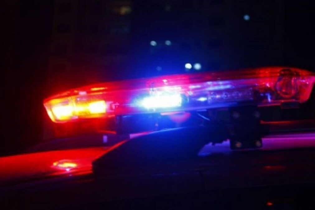 Mulher morre após ser esfaqueada; filha de 5 anos e os pais dela ficaram feridos