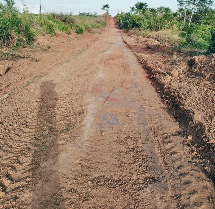 Após cobrança de moradora, ramal do Caçabora é reaberto pela prefeitura de Sena