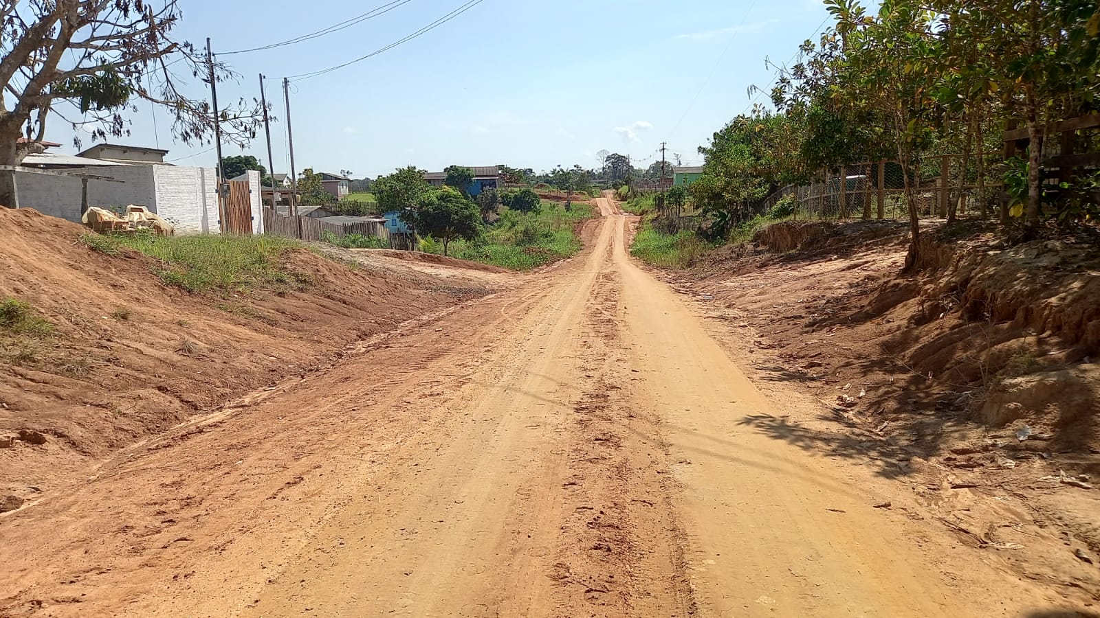 Moradores cobram prefeito Mazinho sobre promessa de asfaltamento no ramal do pólo