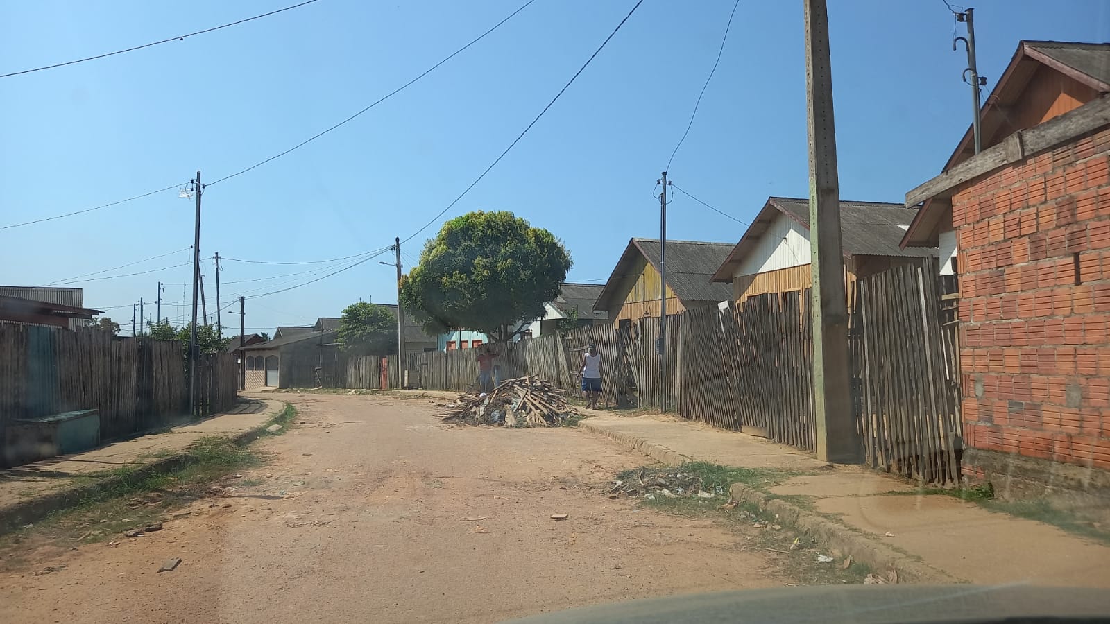 Vereador diz que bairro Eugênio Areal está em situação de abandono