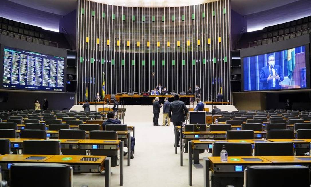 Congresso aprova fundo eleitoral em 2022 de R$ 5,7 bilhões, o triplo das eleições em 2018