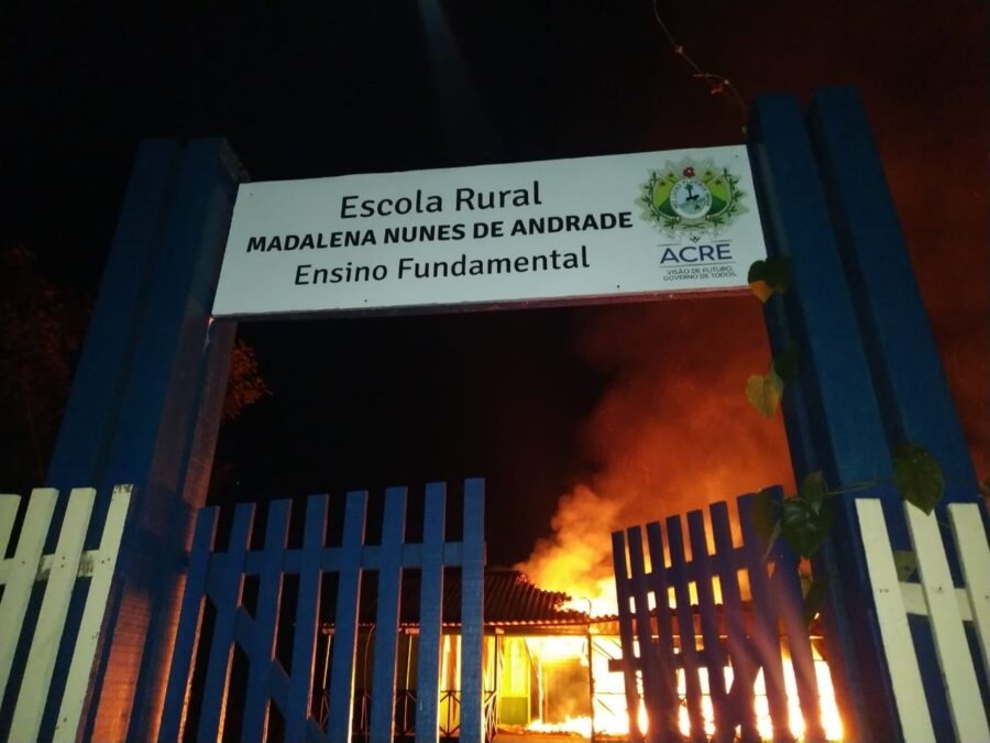 “Estive na comunidade e garanti que iria lutar pela reconstrução da Escola Madalena Nunes”, comenta Gehlen Diniz