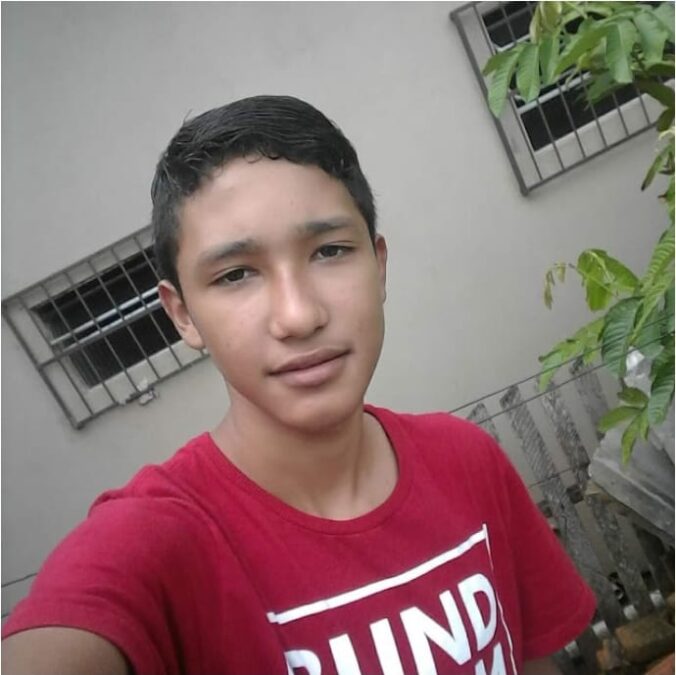 Adolescente é executado com dois tiros na cabeça enquanto andava de bicicleta, em Tarauacá