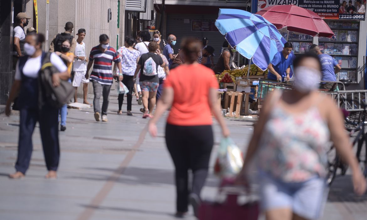 Brasil possui população de 213 milhões de pessoas, aponta IBGE