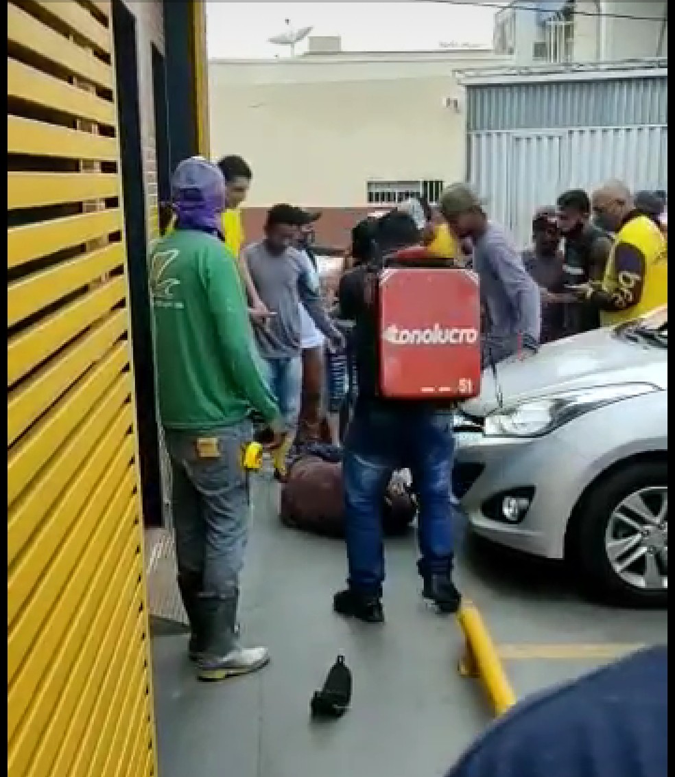 Homem é preso após tentar assaltar loja em Rio Branco e ser rendido por populares