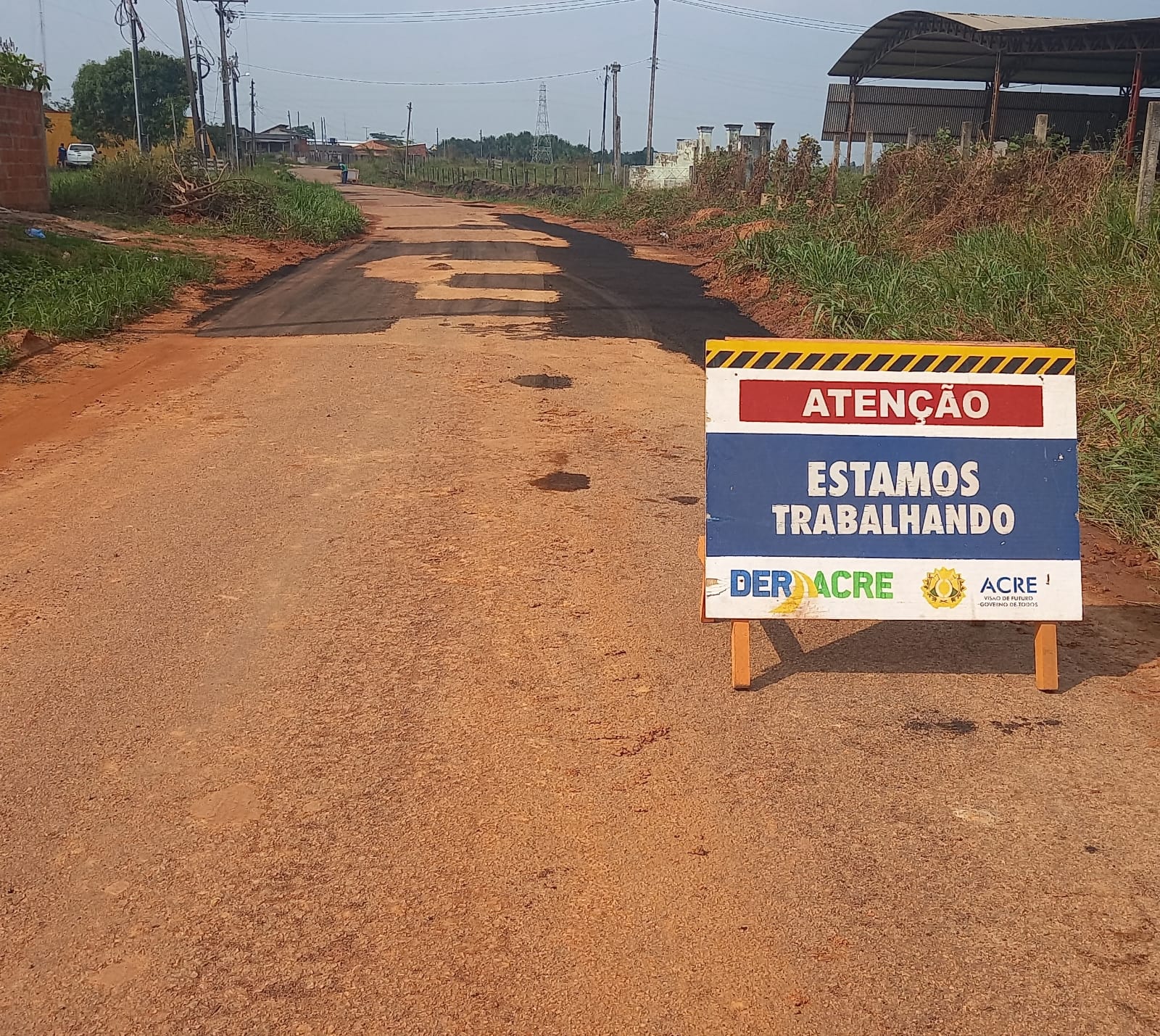 Em ação: Governo do Acre inicia tapa-buracos na Estrada Xiburema, em Sena Madureira
