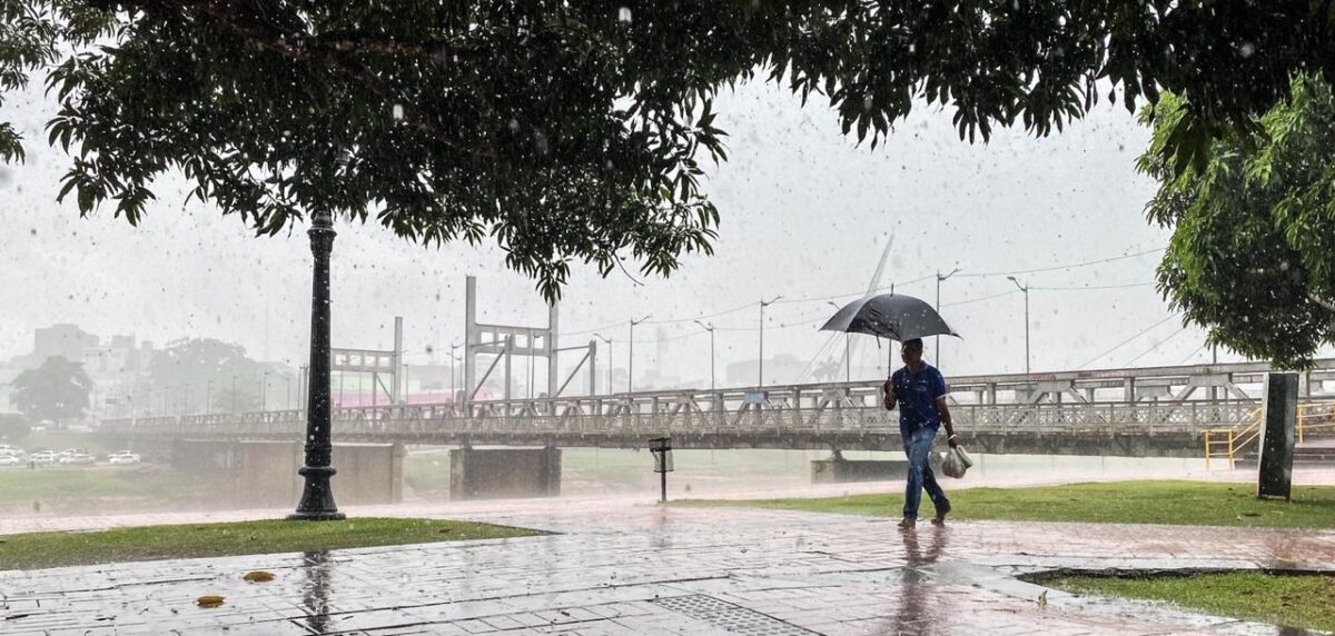 Sipam alerta para pancadas de chuva e trovoadas no Acre nesta quinta-feira