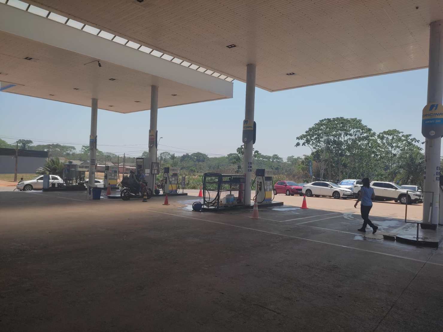 Postos de combustíveis amanhecem sem gasolina comum e aditivada em Rio Branco